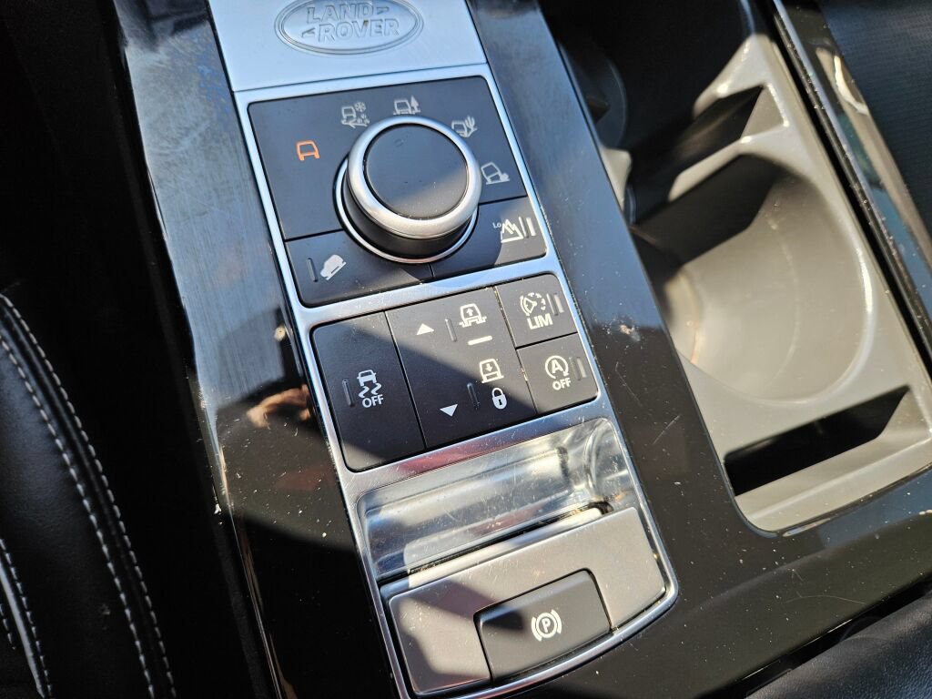 Used 2018 Land Rover Discovery HSE AWD/4WD image 28