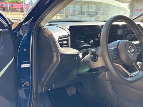Used 2025 Nissan Kicks SV FWD image 32