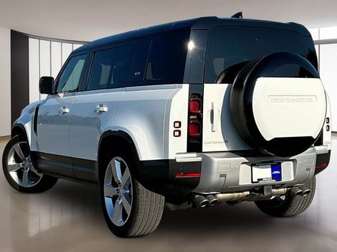 Used 2024 Land Rover Defender 110 SE AWD/4WD image 4