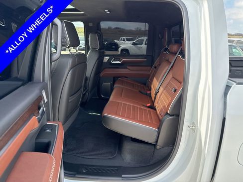 Used 2024 GMC Sierra 2500 Denali Ultimate image 7