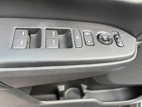 Used 2017 Honda CR-V EX-L image 18