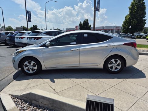Used 2015 Hyundai Elantra SE FWD image 8