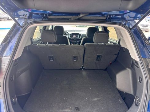 Used 2022 GMC Terrain SLE w/ Driver Convenience Package FWD image 12
