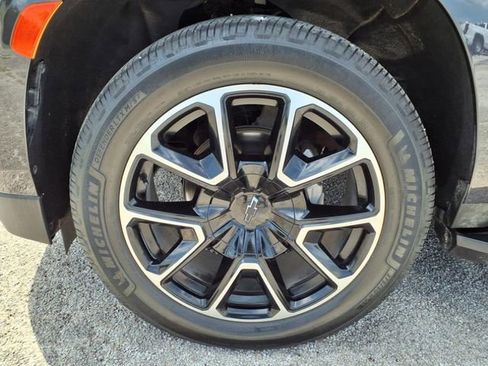 Used 2022 Chevrolet Tahoe RST w/ Sport Performance Package image 10