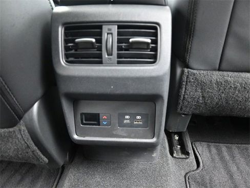 Used 2021 Nissan Rogue SL image 27