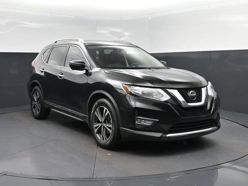 Used 2018 Nissan Rogue SL FWD image 9
