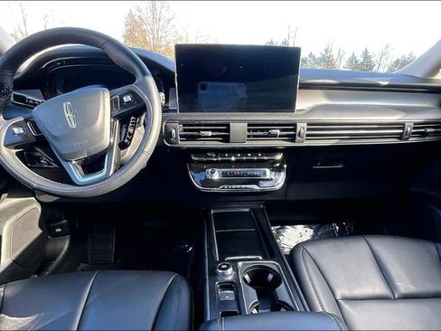 Used 2024 Lincoln Corsair AWD image 15