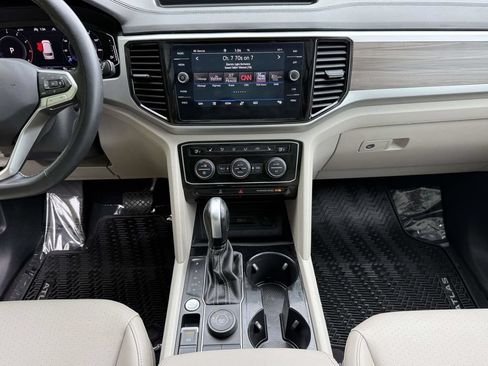 Used 2023 Volkswagen Atlas SEL AWD/4WD image 17