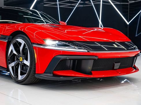 Used 2025 Ferrari 12Cilindri RWD image 5