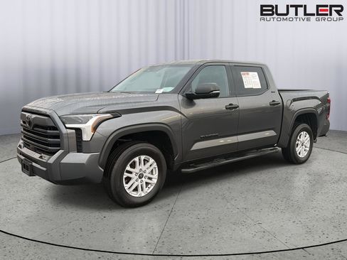 Used 2023 Toyota Tundra SR5 w/ SR5 Convenience Package AWD/4WD image 1