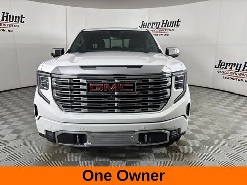Used 2023 GMC Sierra 1500 Denali w/ Denali Reserve Package AWD/4WD image 3