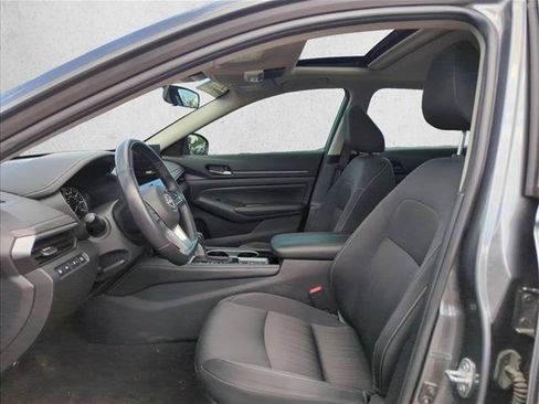 Used 2024 Nissan Altima 2.5 SV w/ SV Premium Package FWD image 17