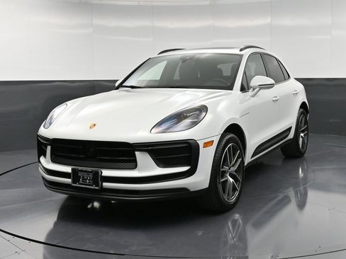 Certified 2023 Porsche Macan Turbo image 1