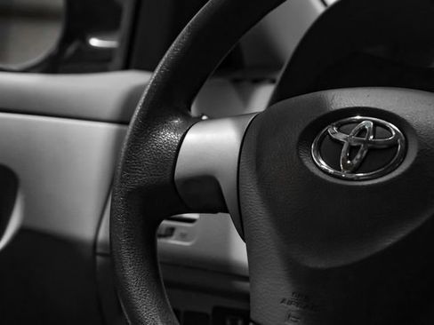 Used 2010 Toyota Corolla LE FWD image 25