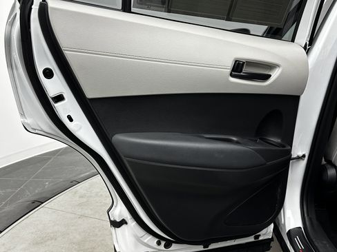 Used 2022 Toyota Corolla Cross L image 27