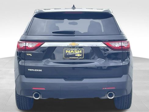 Used 2021 Chevrolet Traverse LS image 4