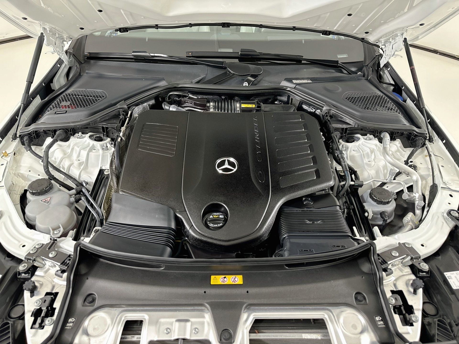 Used 2025 Mercedes-Benz E 450 4MATIC Sedan image 33