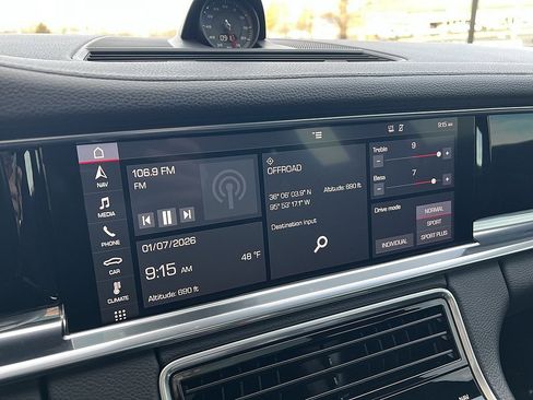 Used 2018 Porsche Panamera 4S image 17