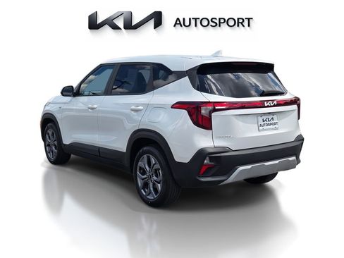 Certified 2026 Kia Seltos LX FWD image 9