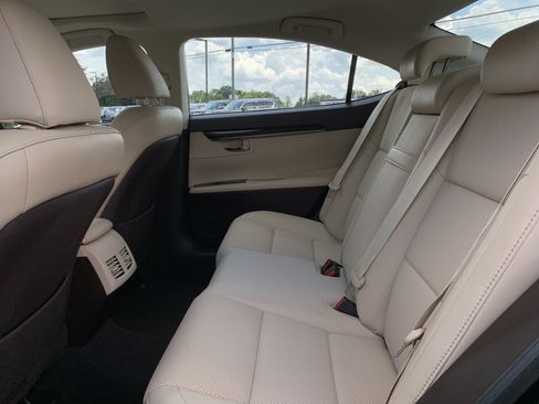 Used 2018 Lexus ES 350 w/ Navigation System Package FWD image 32