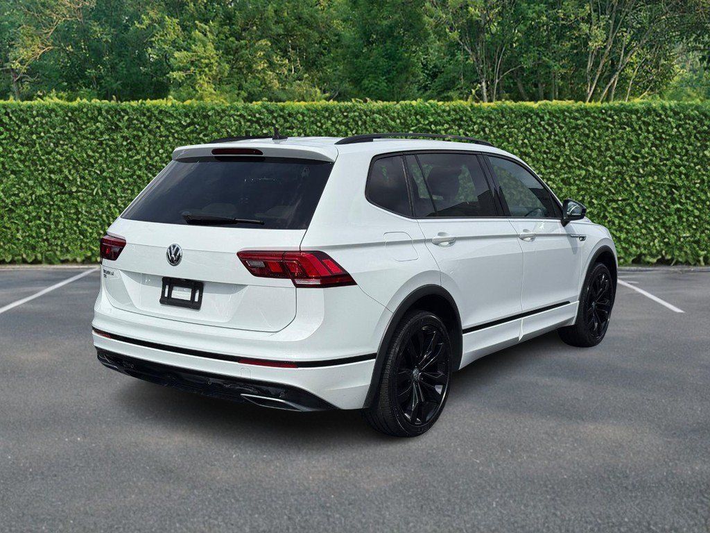 Used 2021 Volkswagen Tiguan SE R-Line FWD image 3