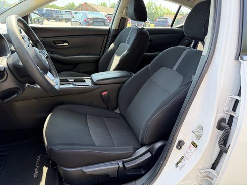 Used 2024 Nissan Sentra SV FWD image 15