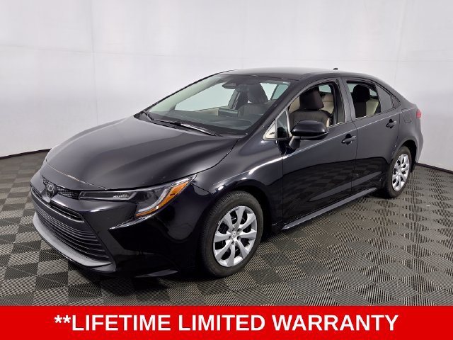 Used 2023 Toyota Corolla LE FWD image 3