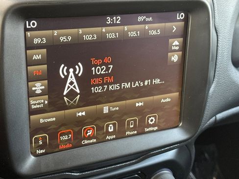 Used 2023 Jeep Renegade Latitude image 14