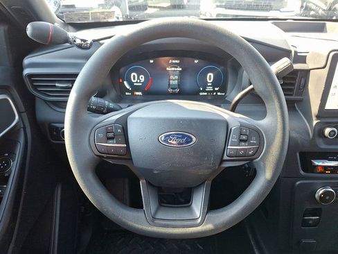New 2025 Ford Explorer Base image 13