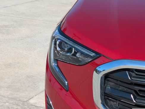 Used 2021 GMC Terrain SLE image 7