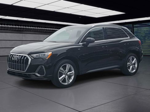 Certified 2022 Audi Q3 2.0T Premium w/ Convenience Package AWD/4WD image 1
