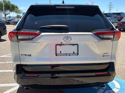 Used 2025 Toyota RAV4 XSE AWD/4WD image 5