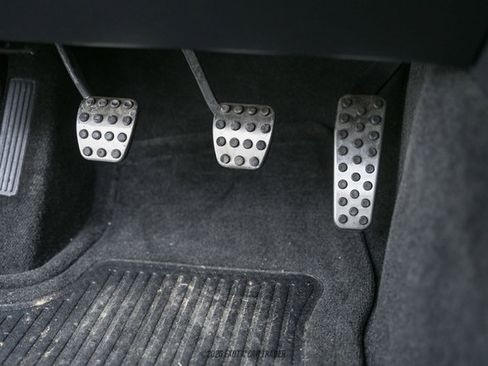 Used 2010 Dodge Challenger R/T w/ Mopar 10 Pkg image 25