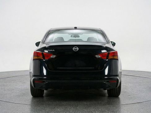 Used 2025 Nissan Altima 2.5 SV image 7