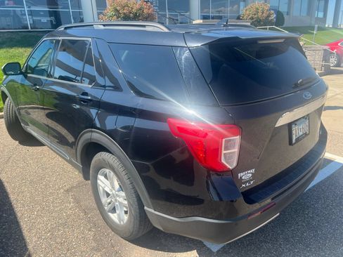 Used 2020 Ford Explorer XLT w/ Equipment Group 202A AWD/4WD image 2