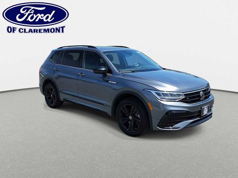 Used 2024 Volkswagen Tiguan SE R-Line AWD/4WD image 2