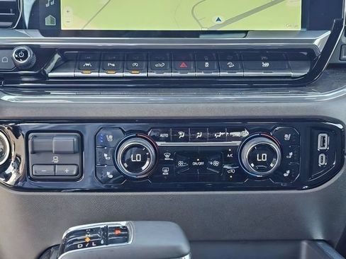 Used 2023 Chevrolet Silverado 1500 LTZ w/ LTZ Premium Package AWD/4WD image 29