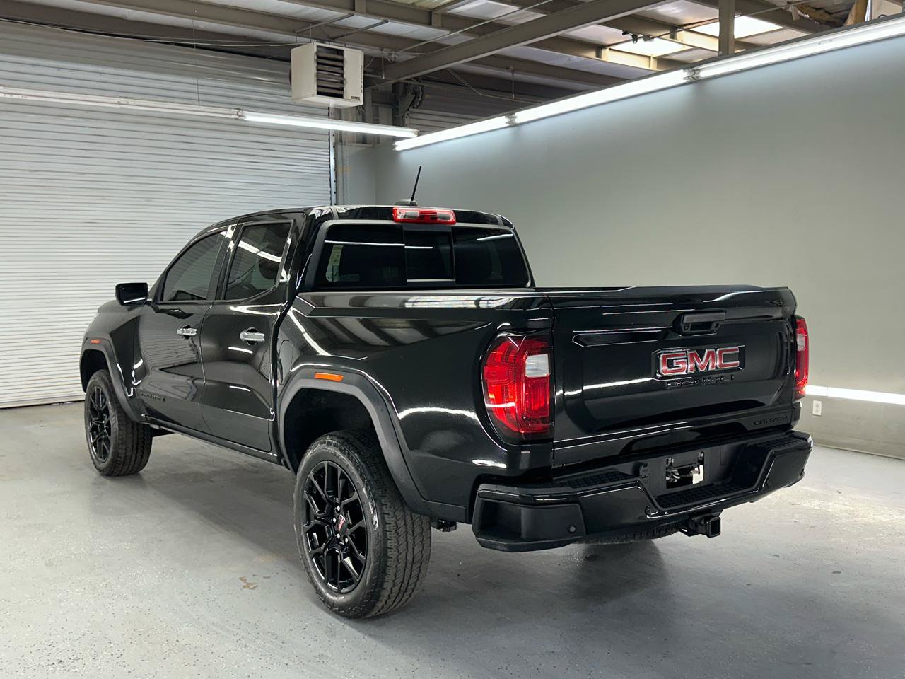 Used 2024 GMC Canyon Denali AWD/4WD image 6
