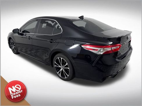 Used 2020 Toyota Camry SE w/ Convenience Package FWD image 6