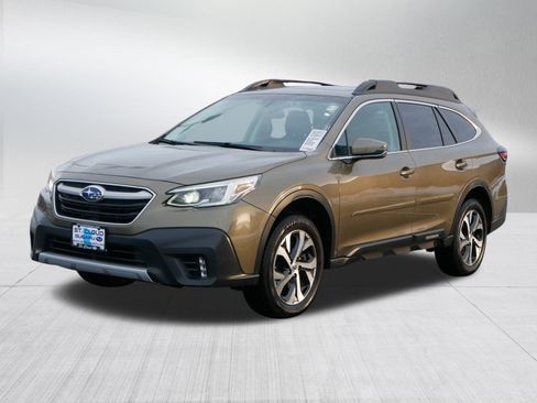 Used 2022 Subaru Outback Limited image 3