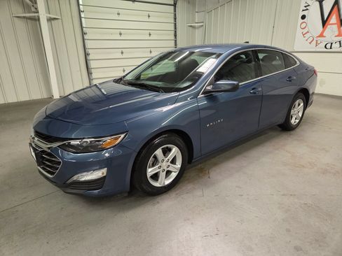 Used 2024 Chevrolet Malibu LS FWD image 2
