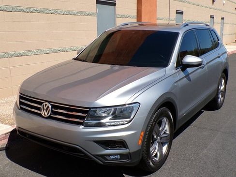Used 2021 Volkswagen Tiguan S FWD image 3