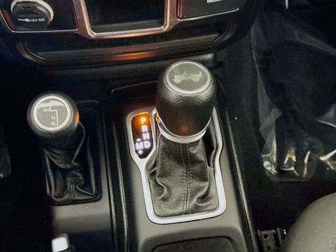 Used 2020 Jeep Wrangler Sport image 16