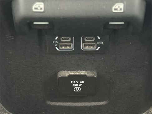 Used 2019 Jeep Wrangler Unlimited Sahara image 19