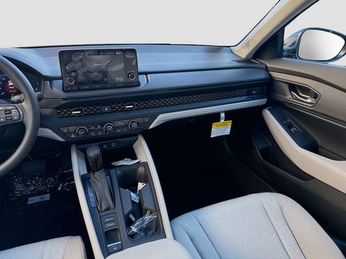 New 2025 Honda Accord SE image 17