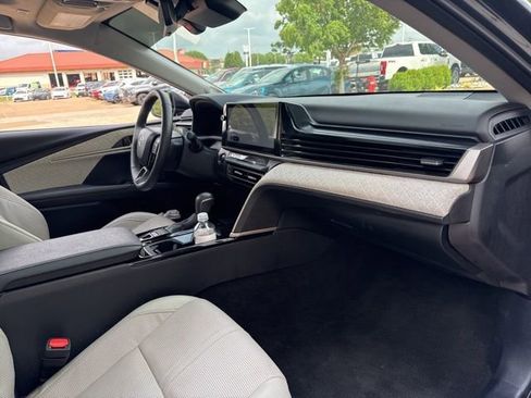 Used 2025 Toyota Camry XLE w/ Premium Plus Package image 23