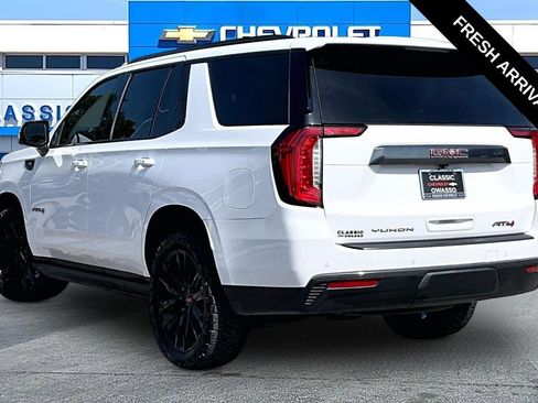 Used 2023 GMC Yukon AT4 w/ Technology Package AWD/4WD image 3