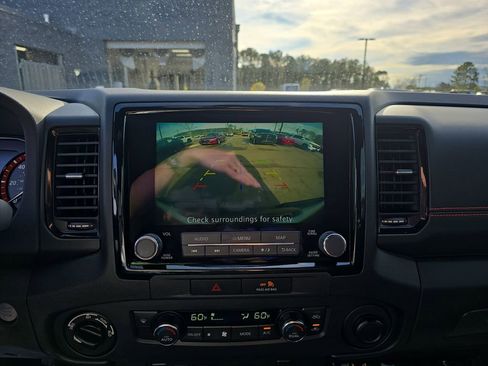 Used 2022 Nissan Frontier PRO-4X w/ Technology Package image 27