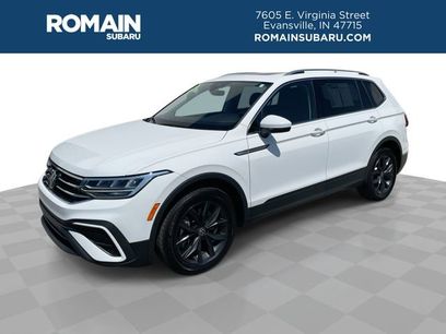 Used 2024 Volkswagen Tiguan SE w/ Panoramic Sunroof Package