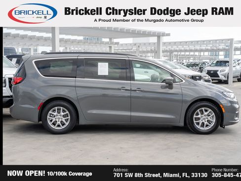 Used 2022 Chrysler Pacifica Touring-L image 4
